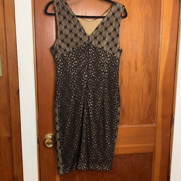 Beautiful Lace dress - Picture 2 of 4